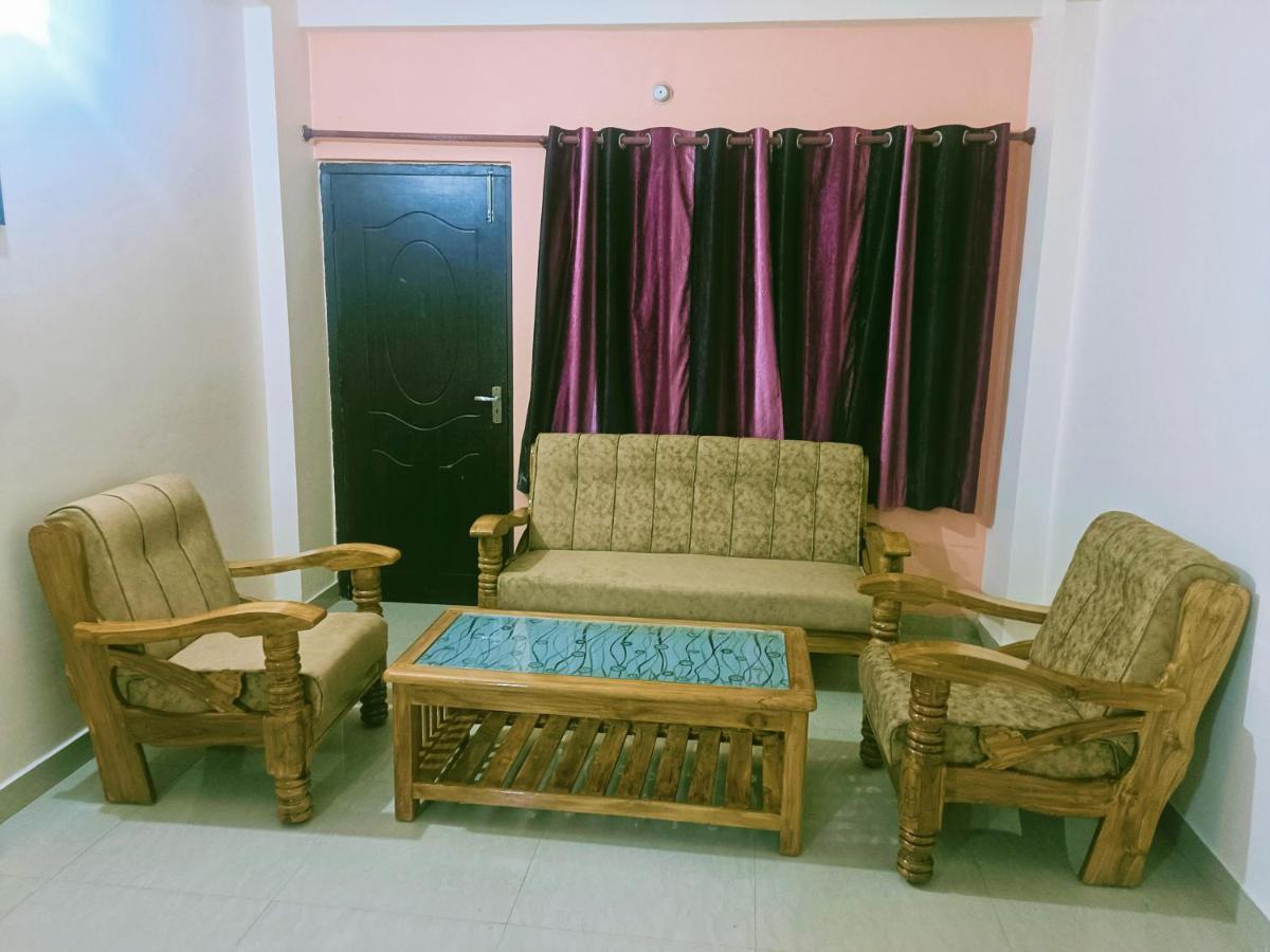 Pretty Garden View Apartment 3Bhk Furnished Flat Near Kashi Vishwanath Temple Varanasi Exterior photo