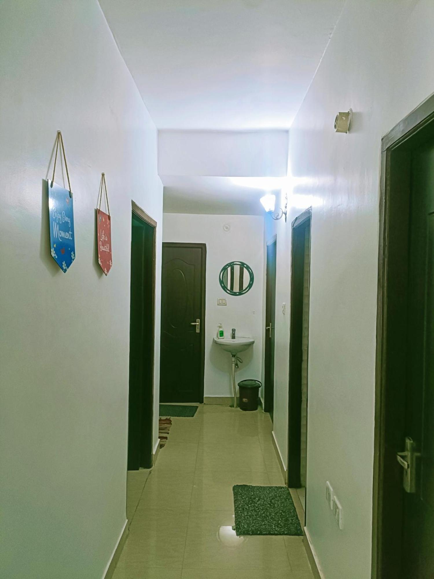 Pretty Garden View Apartment 3Bhk Furnished Flat Near Kashi Vishwanath Temple Varanasi Exterior photo